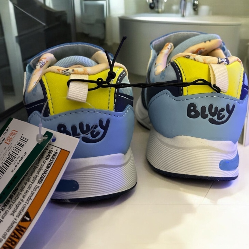 ONLY 2 Pair Left ‼️IT’S BLUEY! NWT Toddler Bluey Light Up Shoes - Picture 3 of 5